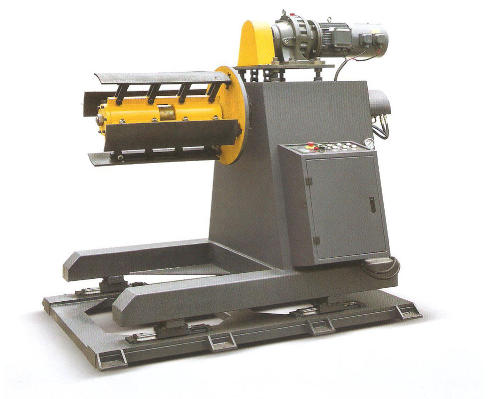 يتم استخدام آلة فك لفائف الصلب في خطوط معالجة المعادن